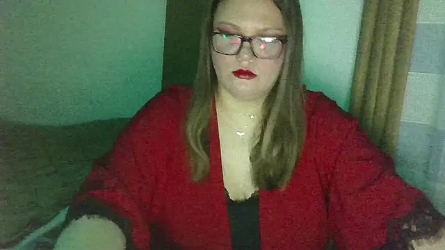 Snapshot of MuseChic_Wild chatting on May 4, 2026, 8:44 pm MuseChic Wild online show from May 4, 2026, 8:44 pm