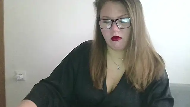 Snapshot of MuseChic_Wild chatting on April 27, 2026, 10:13 am MuseChic Wild online show from April 27, 2026, 10:13 am