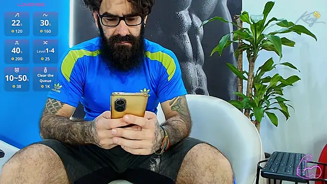 Snapshot of Haraldsmed chatting on May 7, 2026, 1:14 pm Haraldsmed online show from May 7, 2026, 1:14 pm