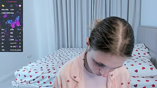 ErinnPieloch online show from April 8, 2026, 7:26 pm