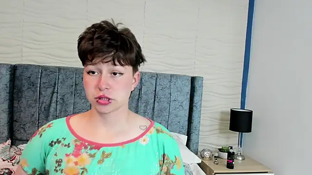 yuya style online show from April 21, 2026, 1:42 am