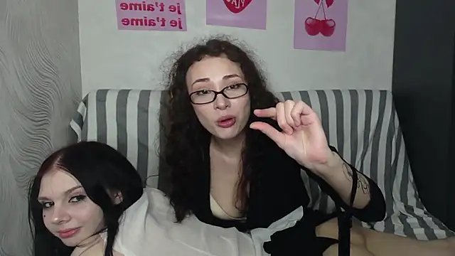 pixyecstas online show from April 16, 2026, 5:03 pm