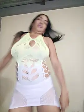 Carolinna online show from May 17, 2026, 2:17 pm