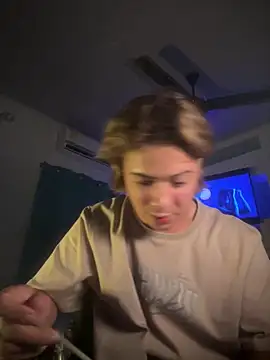 AngelLatinBoy online show from March 9, 2026, 4:05 am