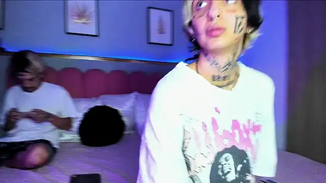 MidnightSinners online show from April 18, 2026, 1:52 am