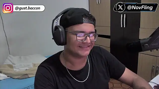 Snapshot of SegZac chatting on July 6, 2026, 6:32 pm SegZac online show from July 6, 2026, 6:32 pm