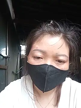Snapshot of Bling-pusy chatting on May 23, 2026, 8:24 am Bling-pusy online show from May 23, 2026, 8:24 am