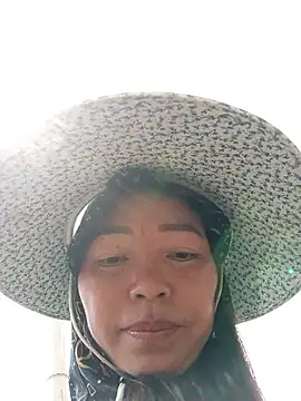 Yellow-pink online show from April 21, 2026, 2:51 am