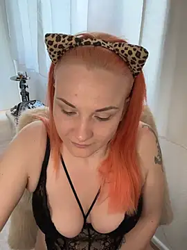 Snapshot of Fiebie_licious_ chatting on April 25, 2026, 5:21 am Fiebie licious online show from April 25, 2026, 5:21 am