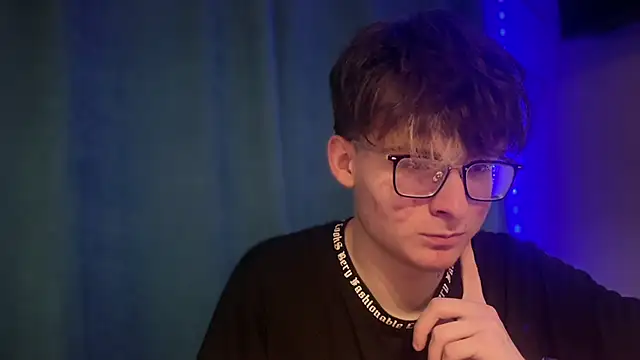 niksikor online show from April 11, 2026, 6:55 pm