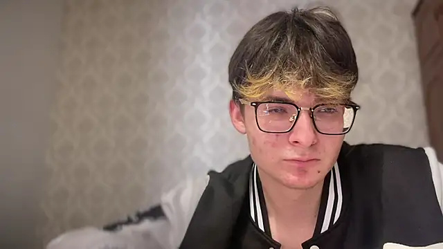 niksikor online show from April 4, 2026, 1:50 pm