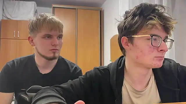 niksikor online show from March 24, 2026, 10:32 pm