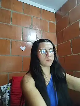 Amanda x1 online show from April 16, 2026, 8:09 pm