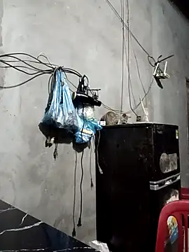 Rosie-LoveU online show from April 16, 2026, 11:29 pm