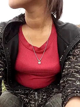 Rosie-LoveU online show from March 26, 2026, 2:32 am