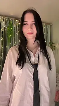 HolyRayLove online show from April 8, 2026, 7:04 pm