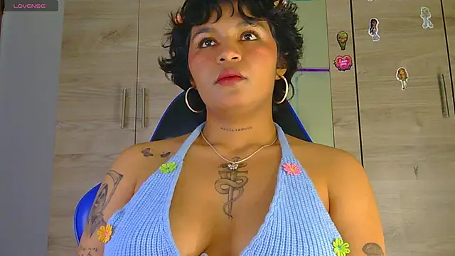 Snapshot of alessia_temptation chatting on April 26, 2026, 7:05 am alessia temptation online show from April 26, 2026, 7:05 am