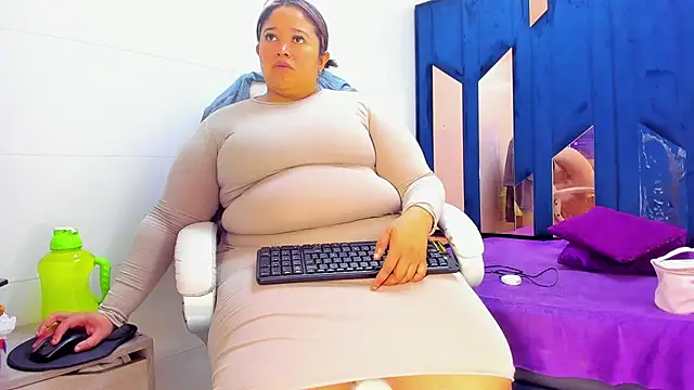 Snapshot of BustyyJuicy_Rs chatting on July 10, 2026, 2:28 pm BustyyJuicy Rs online show from July 10, 2026, 2:28 pm