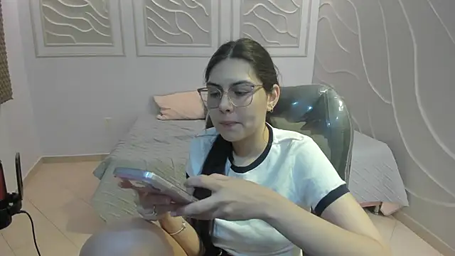 Snapshot of Cloebennet013 chatting on July 27, 2026, 3:13 am Cloebennet013 online show from July 27, 2026, 3:13 am