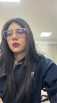 Cloebennet013 online show from May 16, 2026, 1:37 am