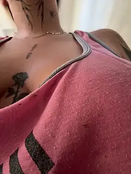CarolQueen1  online show from May 13, 2026, 12:34 pm