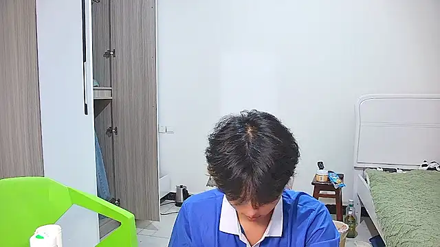 icecream-002 online show from April 28, 2026, 11:58 am