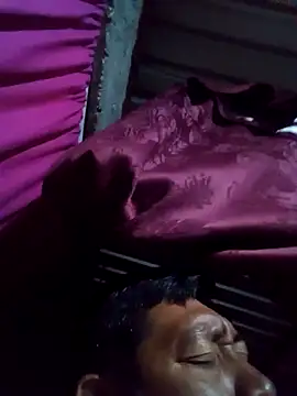 robert234789 online show from March 11, 2026, 4:28 am