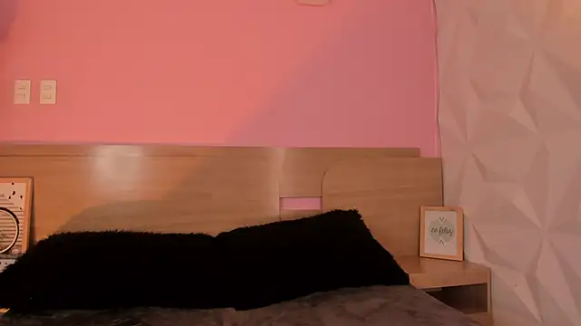 Snapshot of KittyVelve chatting on July 1, 2026, 4:24 am KittyVelve online show from July 1, 2026, 4:24 am