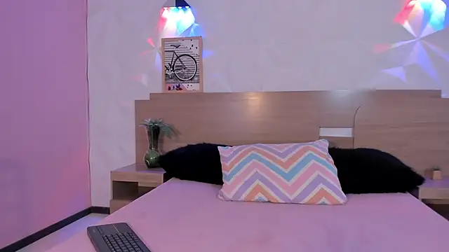 KittyVelve online show from April 6, 2026, 12:28 pm