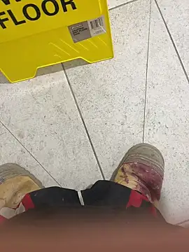 wasntevenme online show from April 17, 2026, 1:52 am