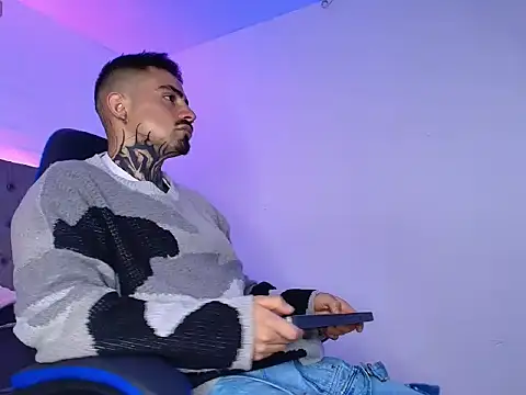 Dallas Whitee online show from March 26, 2026, 8:07 pm