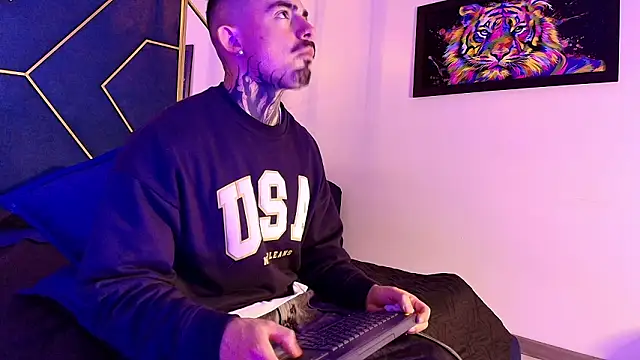 Dallas Whitee online show from March 21, 2026, 7:51 pm