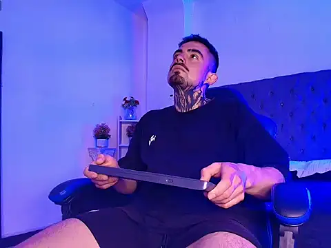 Dallas Whitee online show from April 6, 2026, 7:15 pm