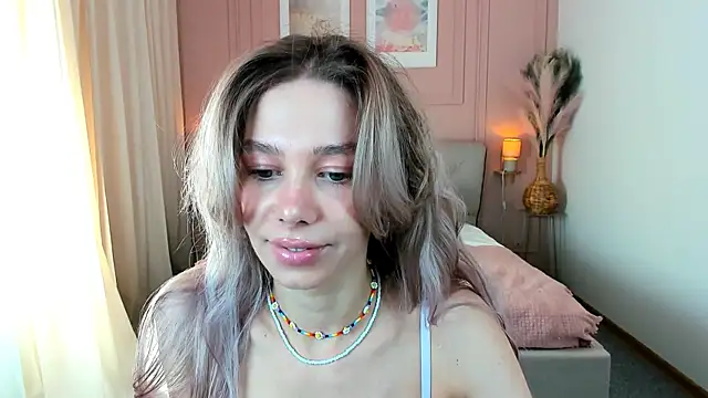 Snapshot of LuluAlis chatting on April 27, 2026, 1:31 pm LuluAlis online show from April 27, 2026, 1:31 pm