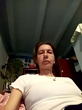 Snapshot of Tania9876 chatting on May 14, 2026, 8:06 pm Tania9876 online show from May 14, 2026, 8:06 pm