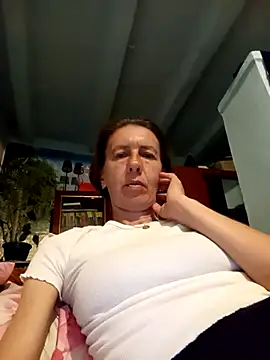 Snapshot of Tania9876 chatting on May 24, 2026, 8:42 pm Tania9876 online show from May 24, 2026, 8:42 pm