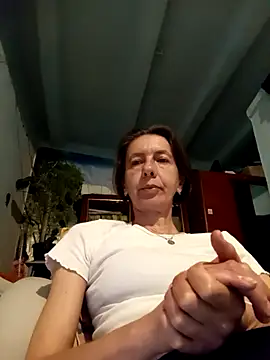 Snapshot of Tania9876 chatting on May 7, 2026, 6:22 pm Tania9876 online show from May 7, 2026, 6:22 pm