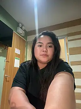 chubby hotladyjes online show from April 12, 2026, 1:58 pm