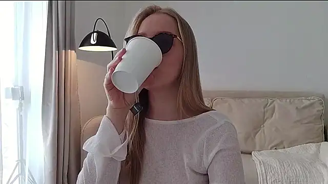 LittleForestELF2 online show from April 8, 2026, 7:43 am