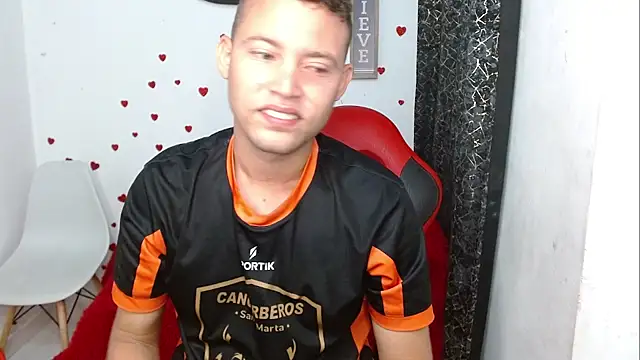 sven fox723 online show from April 17, 2026, 11:57 am