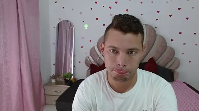 sven fox723 online show from May 15, 2026, 1:09 pm