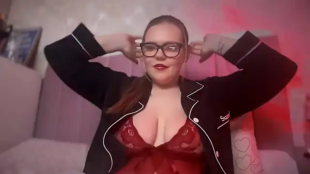 MissMilly050 online show from April 16, 2026, 9:39 pm