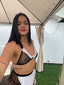 Bella-Ferrer online show from March 10, 2026, 7:18 pm