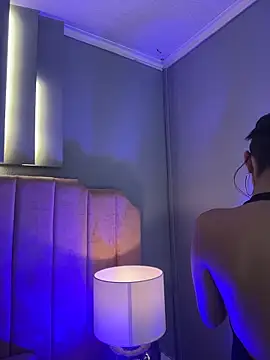 Bella-Ferrer online show from March 18, 2026, 6:20 pm