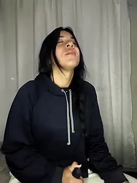 Camillemonroe  online show from April 18, 2026, 8:05 am