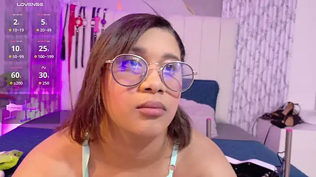 Snapshot of LorenaDuval chatting on May 17, 2026, 2:39 pm LorenaDuval online show from May 17, 2026, 2:39 pm