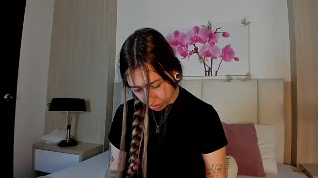 AmberVegaa online show from April 12, 2026, 4:54 pm