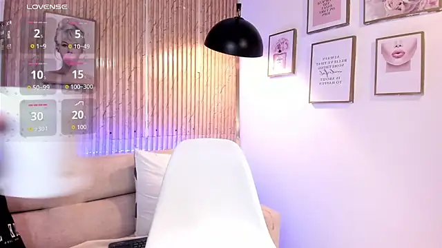 Zoey monroe online show from April 11, 2026, 12:20 pm