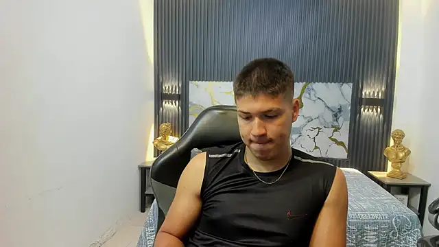 AlessandroFranco online show from May 21, 2026, 12:57 pm