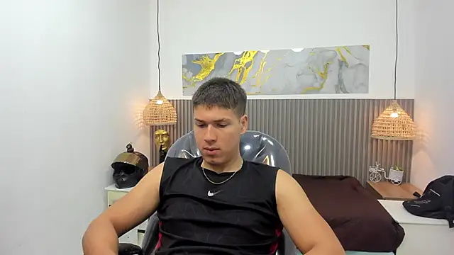 AlessandroFranco online show from May 12, 2026, 1:28 pm